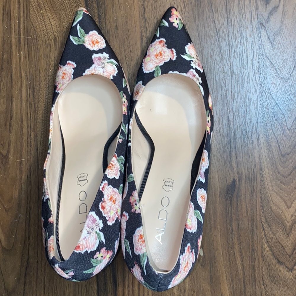 ALDO size 9 stilettos black pink flowers